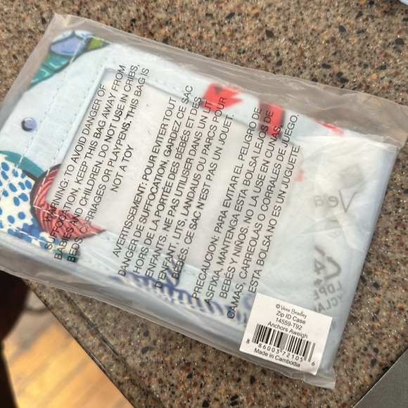Vera Bradley Zip ID Case NWT - Picture 3 of 3